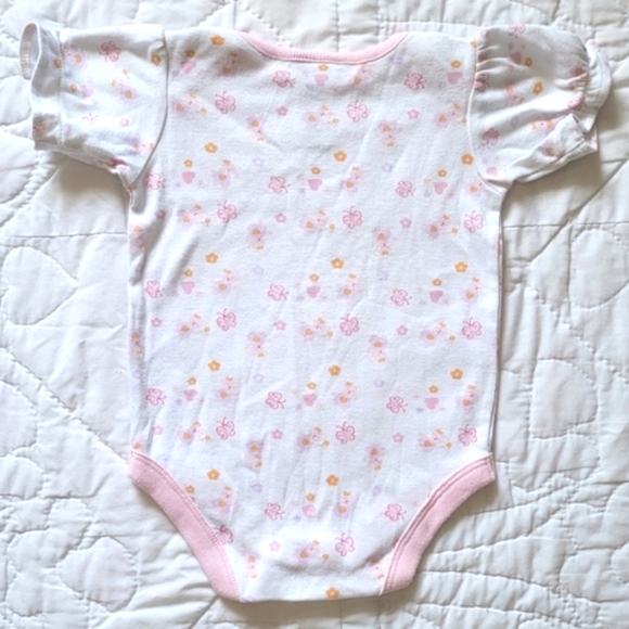 10/$20 ❄️ Simply Basic Onesie - Picture 2 of 7